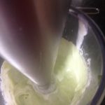 avocado met creme fraiche mengen