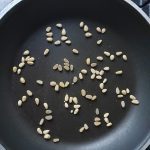 pijnboompitten roosteren