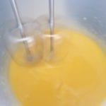 Hollandaise saus in een kom
