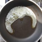 smelt de boter in een koekenpan