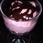 Keto frambozen-stracciatella ijs