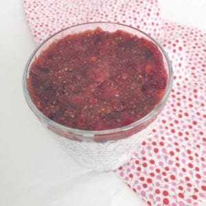 Chia pudding met kersenjam