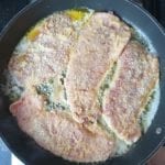 Bak de schnitzels in de roomboter