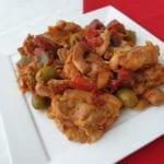 Slowcooker kip Al Andalus Wit bord met kip al Andalus