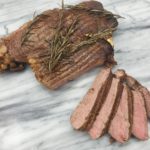 Marmeren plaat met T-bone steak