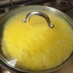 Eibeslag in koekenpan met deksel