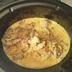 Doe het vlees met vocht nu in de slowcooker