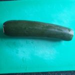 snijplank met courgette