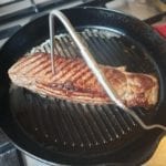 check met een vleesthermometer de kerntemperatuur