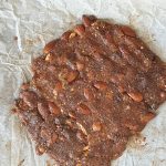 Spreid het mengsel uit op een bakplaat