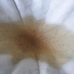 Bouillon door dubbelgevouwen kaasdoek