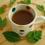 Beker met kippenbouillon