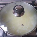 Pan met deksel erop half uur laten staan