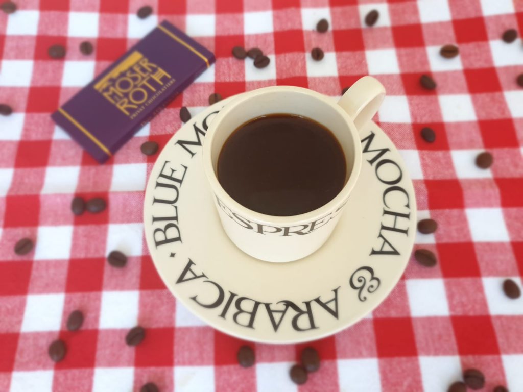 zwarte koffie met chocola