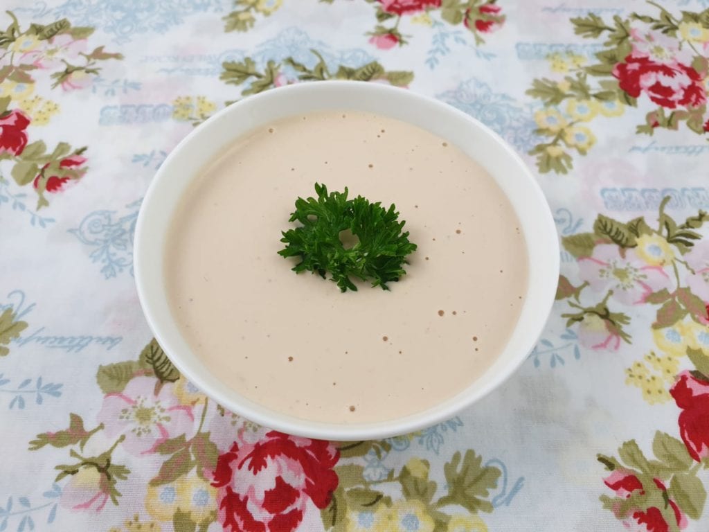 Kom met whiskey cocktailsaus