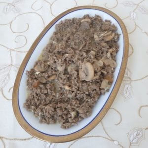 Serveerschaal met keto stroganoff