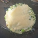 Vegetarische burger met gesmolten kaas