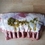 Lamsrack met olijfolie met kruiden