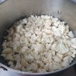 Pan met bloemkoolstukjes