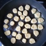Koekenpan met gnocchi