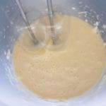 Eierbeslag met elektrische mixer