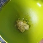 Kom met gember en knoflook