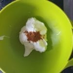 Kom met labneh en Ras-el-Hanout