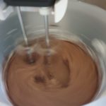 Chocolade vulling met handmixer