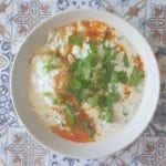 Kom met Turkse eieren in Labneh