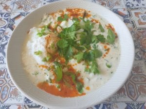Kom met Turkse eieren in labneh