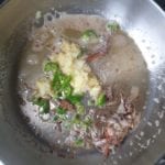 Braadpan met specerijen mix voor de saus