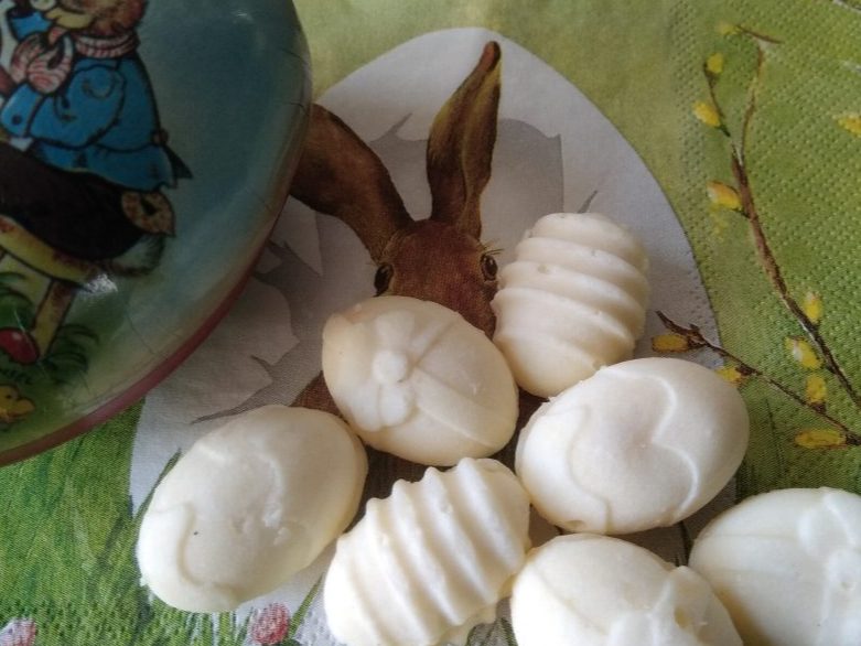 Witte keto paaseitjes