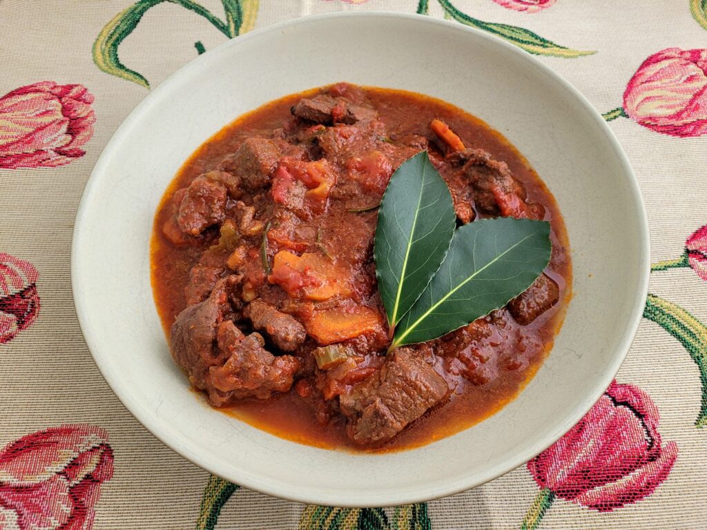 Toscaans gestoofd wildzwijn, een typisch wintergerecht.